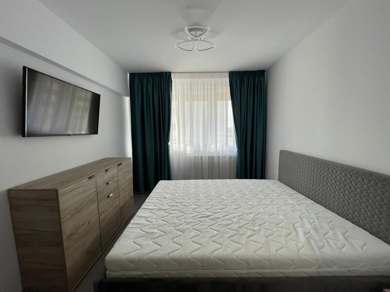 Campia Libertatii, parc IOR, 2 bai, 2 balcoane